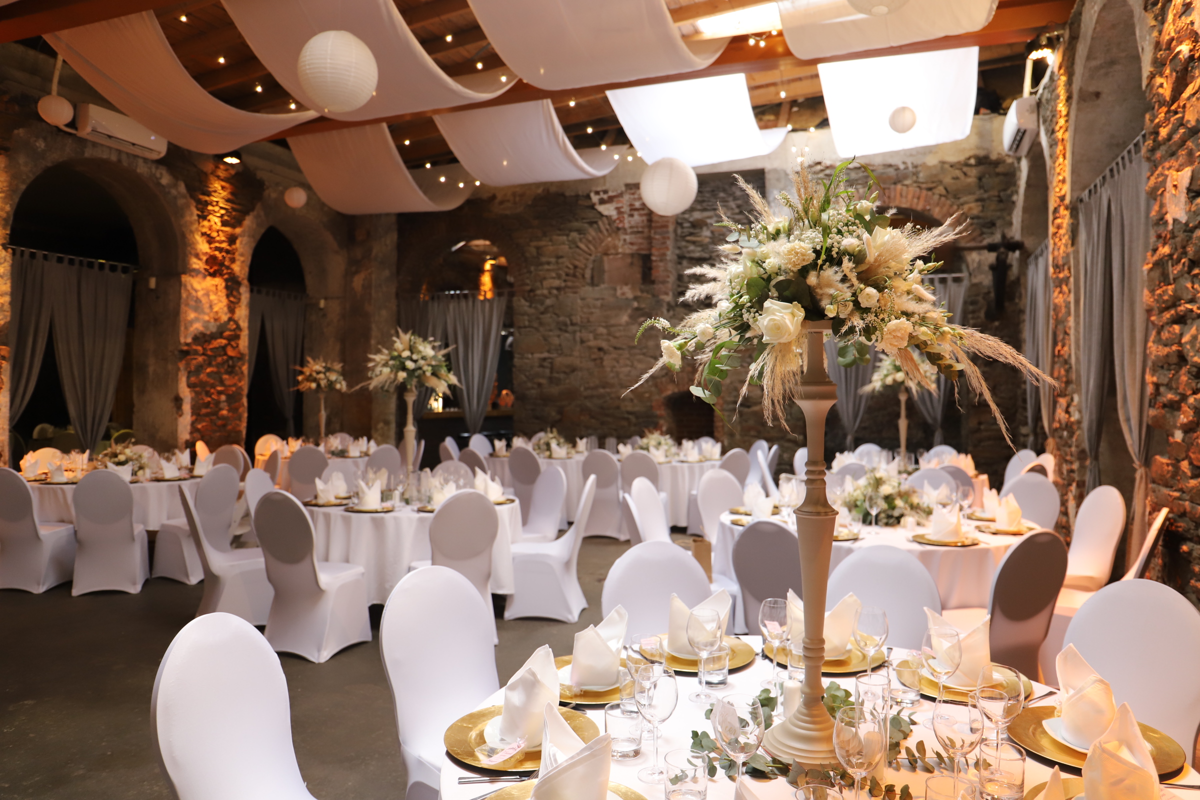 Blumendekoration zur Hochzeit von der Ideenschmiede
